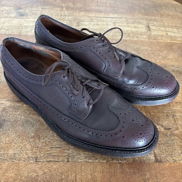 Vintage Florsheim Imperial Burgundy V Cleat heavy punched wing tip oxfords 8.5 C main image 8